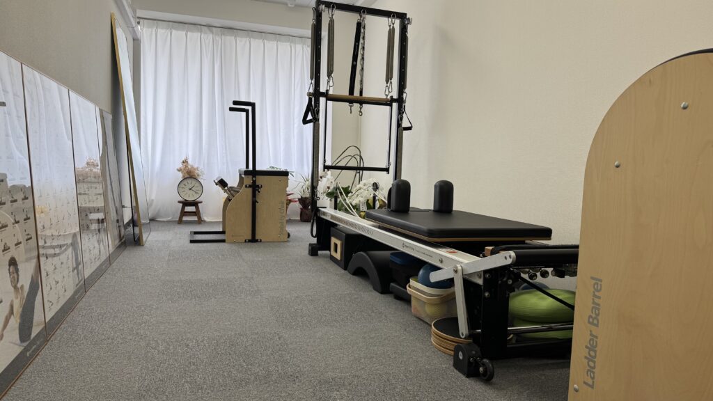 スタジオ内観｜Pilates Studio Bonheur（大阪・新町）